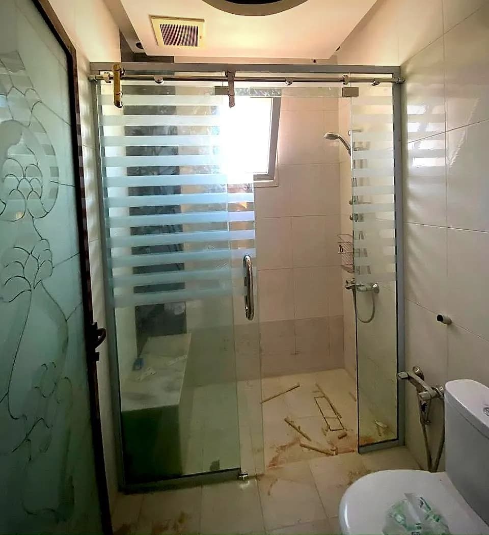 Shower with Stripe Film